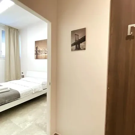 Apartament Reno *